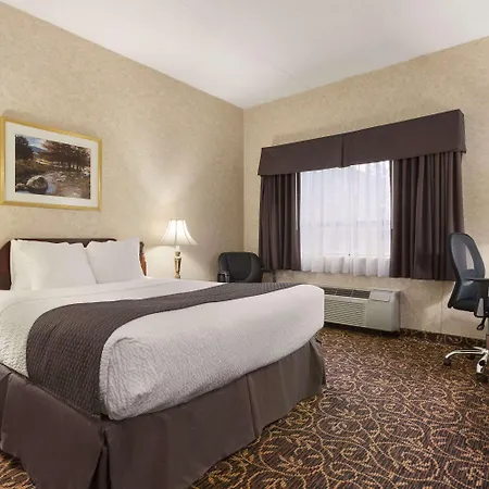Days Inn By Wyndham Toronto East Lakeview photo